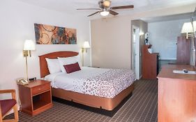 Esquire Inn